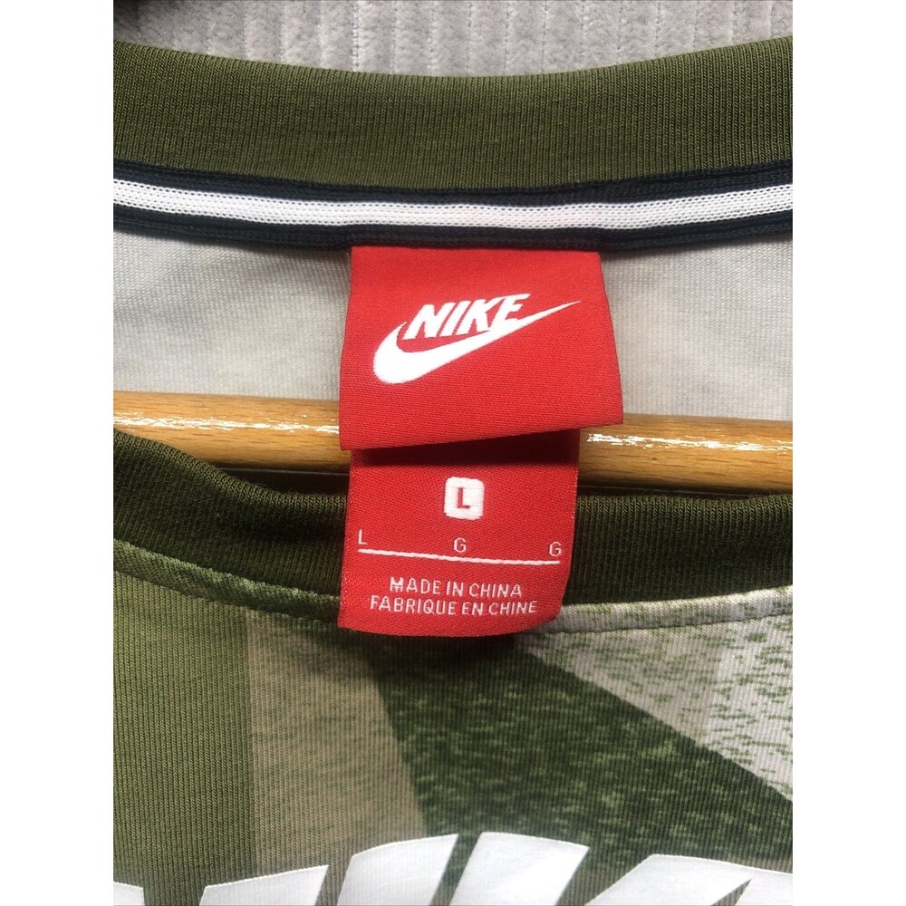Nike Women’s Athletic Set Size Large Green Camo Houndstooth Crop Top Leggings - Picture 4 of 16